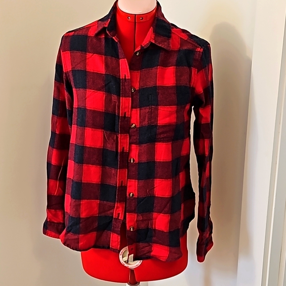American eagle button down